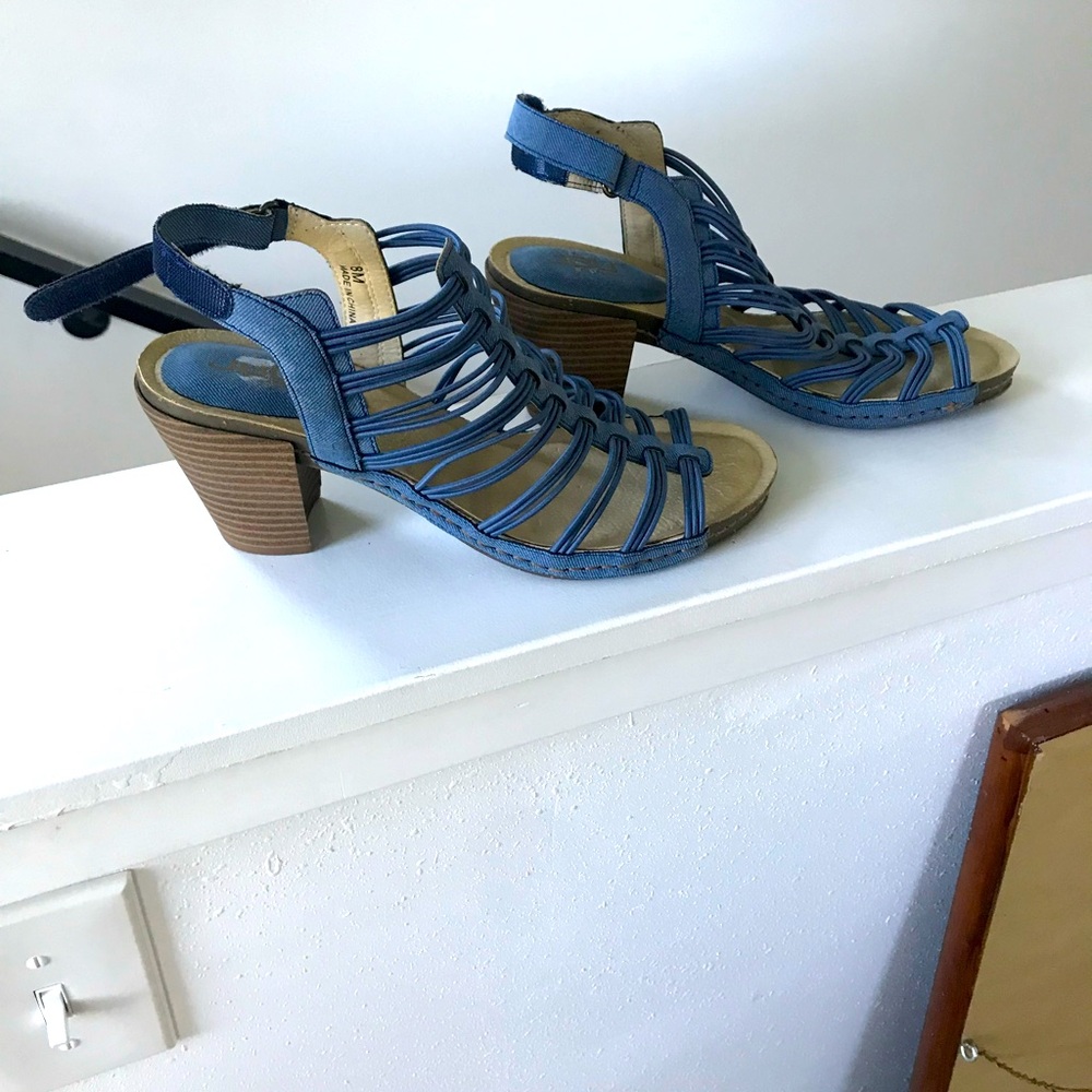 Cute comfy shoes worn a couple times